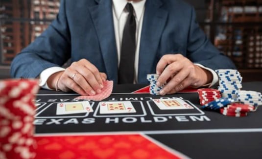 768bd live play visual with casino-style atmosphere